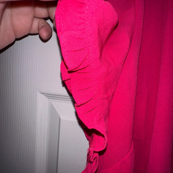 Tahari Woman Fuchsia Blouse – Size 3XL – Short Sleeves & Button Front - Picture 5 of 7